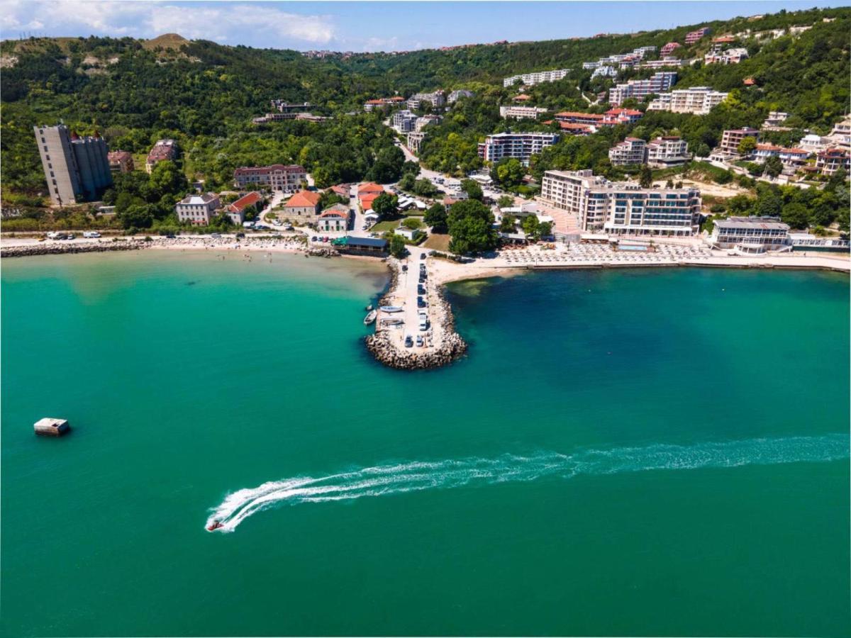 Royal Grand Hotel And Spa Kavarna Eksteriør bilde